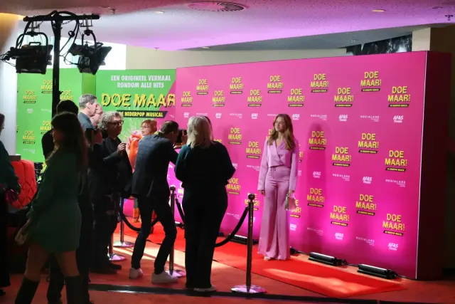 360 video spinner premiere musical doe maar (1)