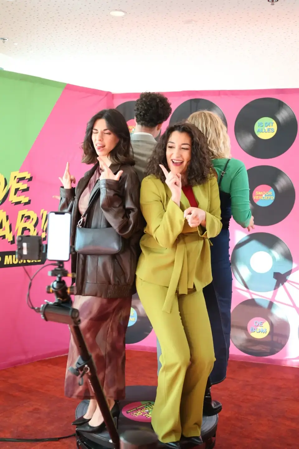 360 video spinner premiere musical doe maar (6)