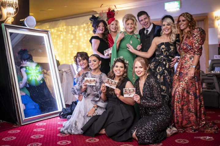 organise party with photo booth