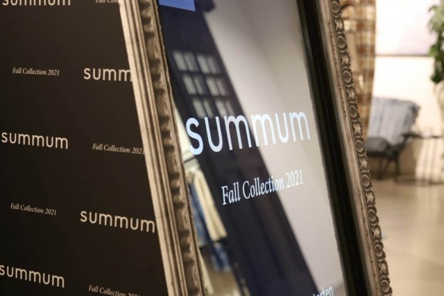 Photo mirror with branding Summum Woman
