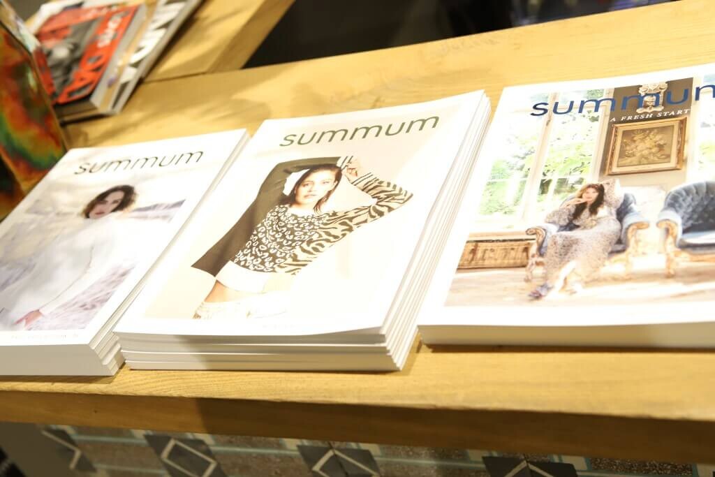 Photo mirror with branding Summum Woman