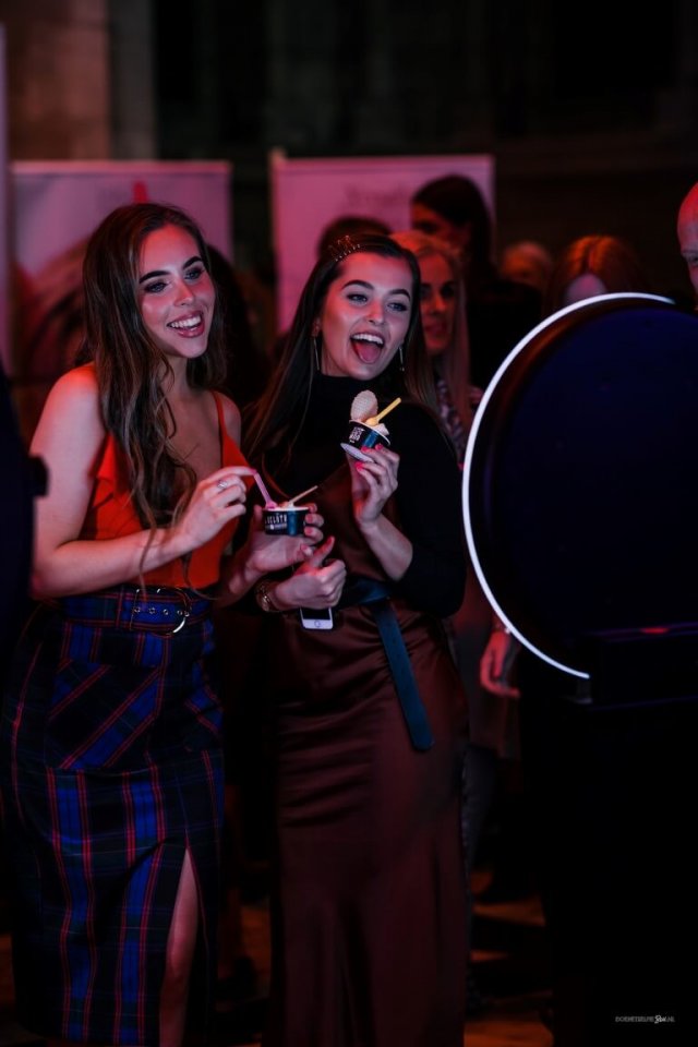 selfiepod party rental
