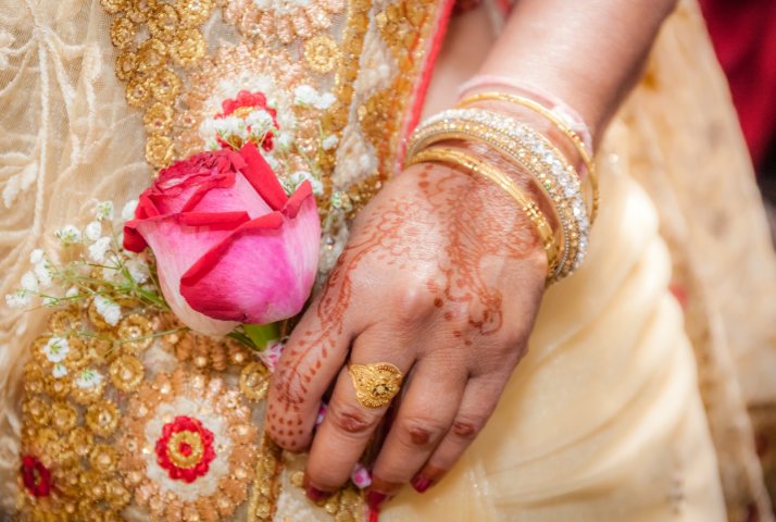 organising henna party