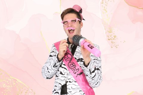 Photo booth backdrop Watercolor pink